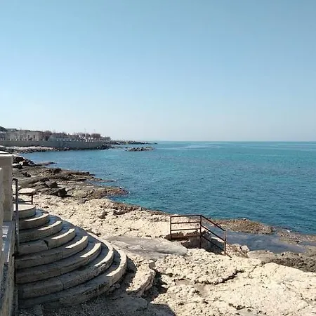 Апартаменты Ilfarodelmediterraneo Джовинаццо